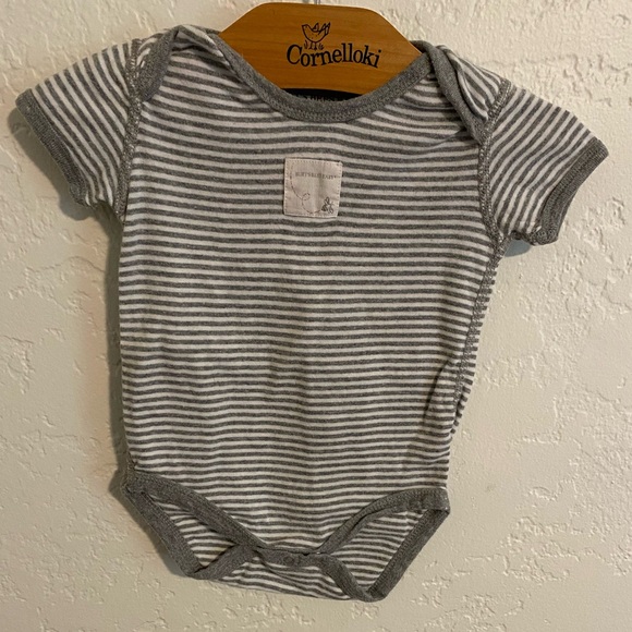 Burt’s Bees bodysuit bundle of 3 (6-9 Months) - Picture 3 of 11
